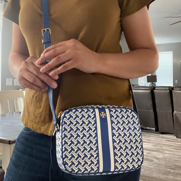 New 🦋Tory Burch crossbody camer bag - Picture 5 of 6